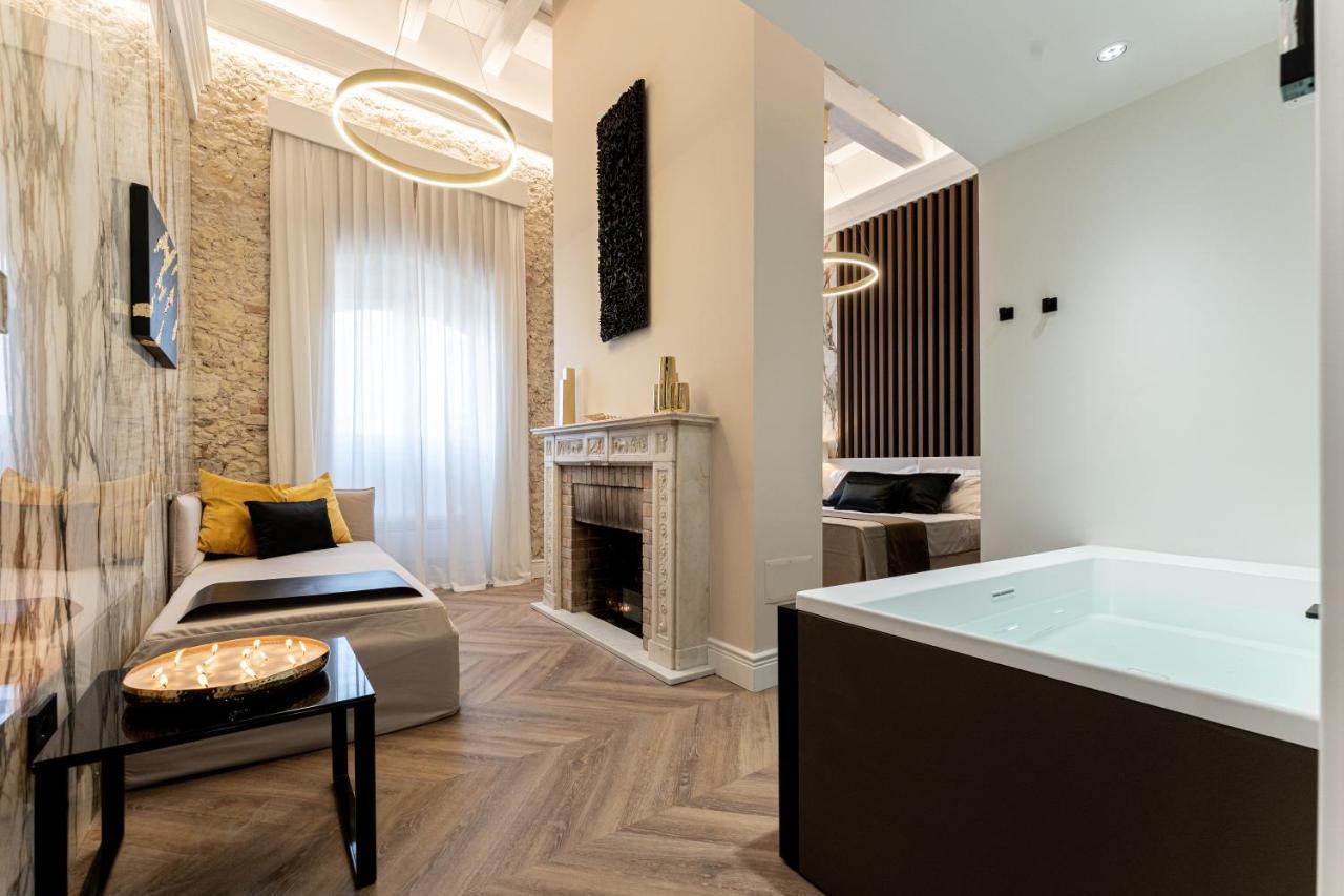 Nero Luxury Suites Cagliari Bagian luar foto