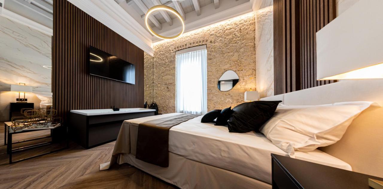 Nero Luxury Suites Cagliari Bagian luar foto